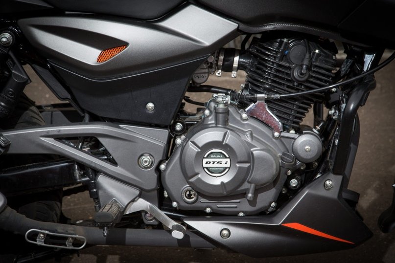 фото Мотоцикл BAJAJ Pulsar 180
