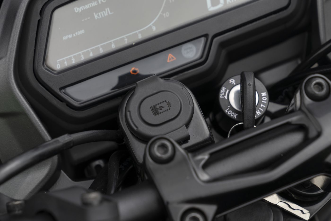 фото Мотоцикл Bajaj Dominar 400 Touring