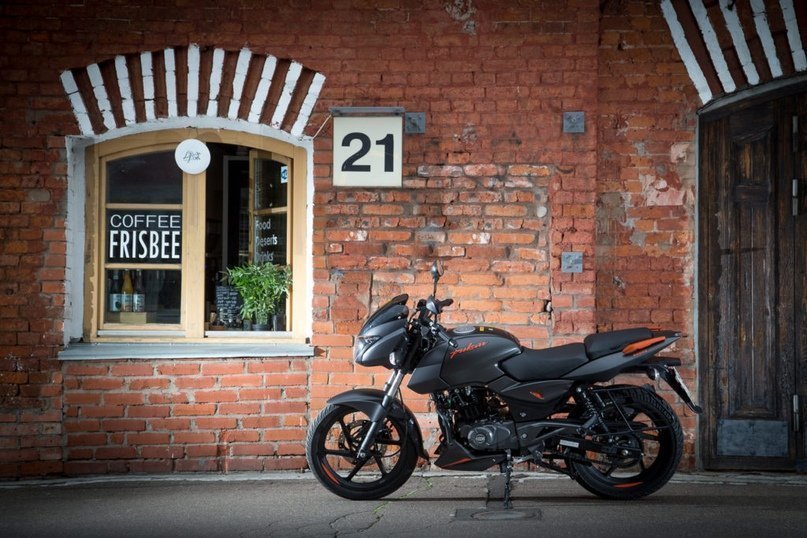 фото Мотоцикл BAJAJ Pulsar 180